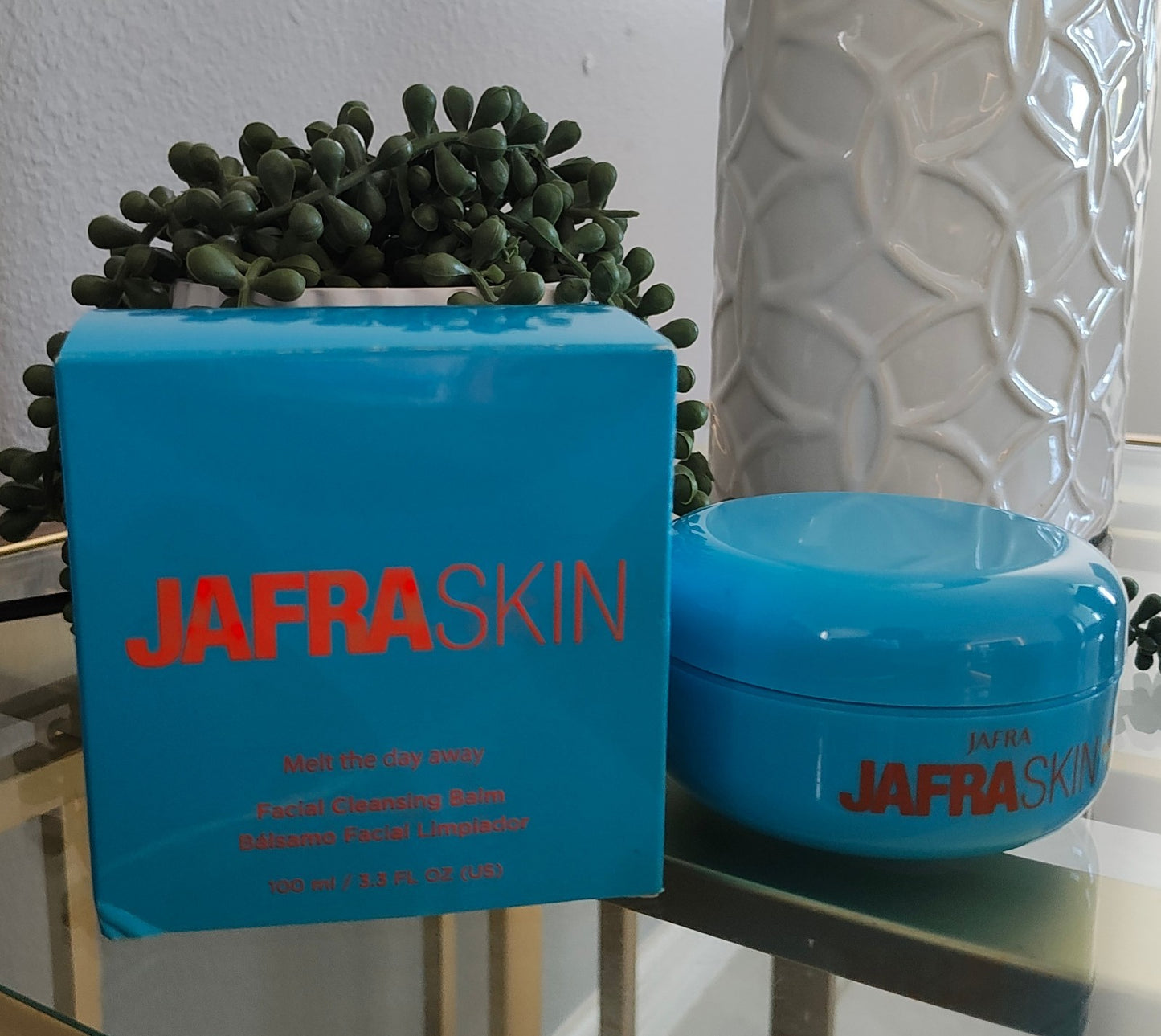 NIB JafraSkin Holiday Trio Skin care 4 PC Set Cleanser,Hydrator, Sun and Mask