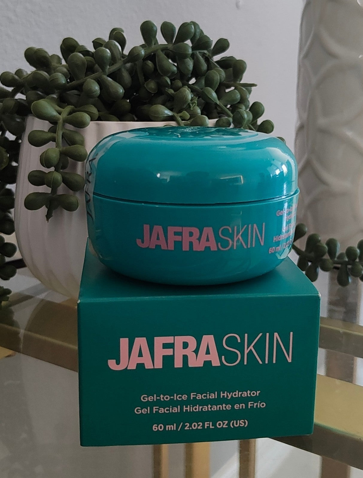 NIB JafraSkin Holiday Trio Skin care 4 PC Set Cleanser,Hydrator, Sun and Mask