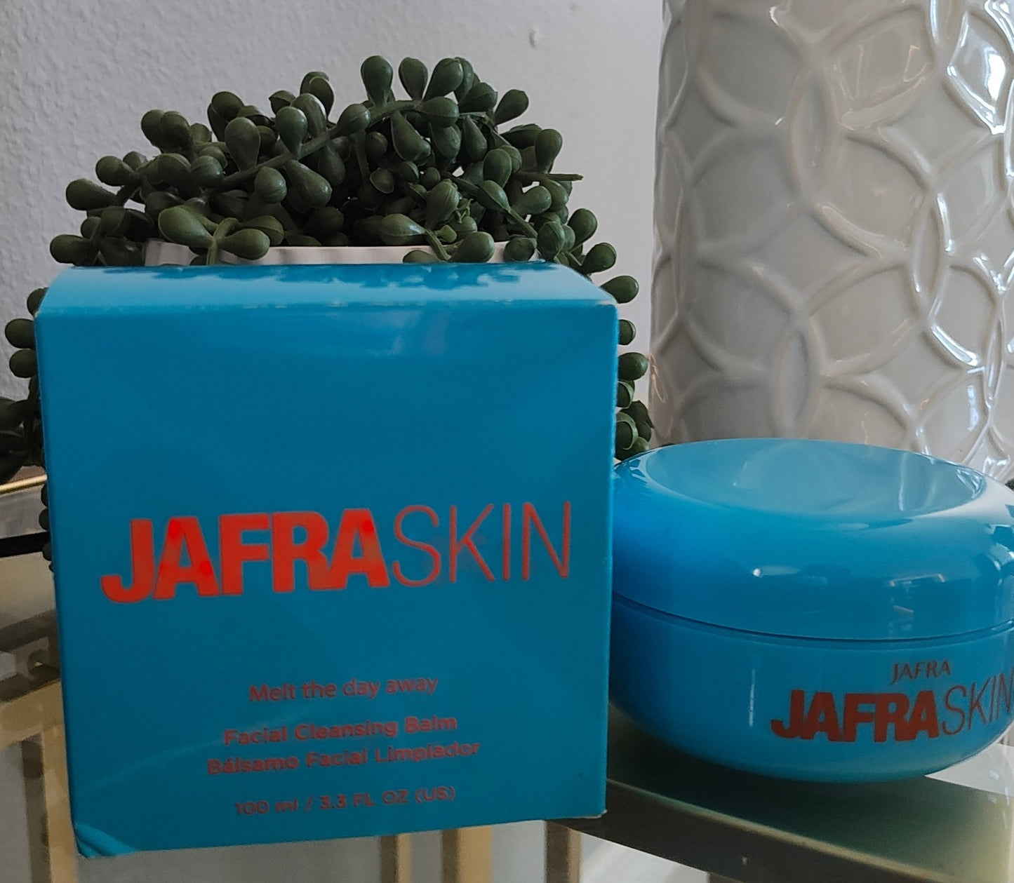 NIB JafraSkin Holiday Trio Skin care 4 PC Set Cleanser,Hydrator, Sun and Mask