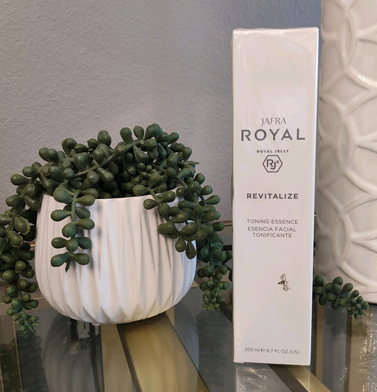 Jafra Revitalize Royal Jelly Toning Essence 6.7 fl oz Esencia Facial Tonificante